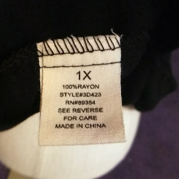 Plus size Top - Picture 3 of 3